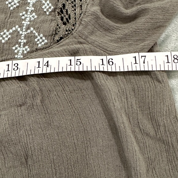 Mudd Gray Embroidered Blouse XS long sleeve - Picture 11 of 11